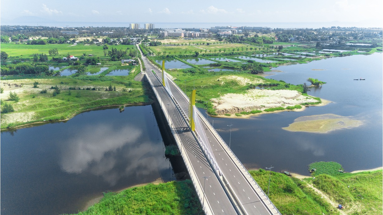 Cầu Nguyễn Duy Hiệu thông xe mở ra trục giao thông quan trọng kết nối trực tiếp sân bay Quốc tế Đà Nẵng với Phố cổ Hội An